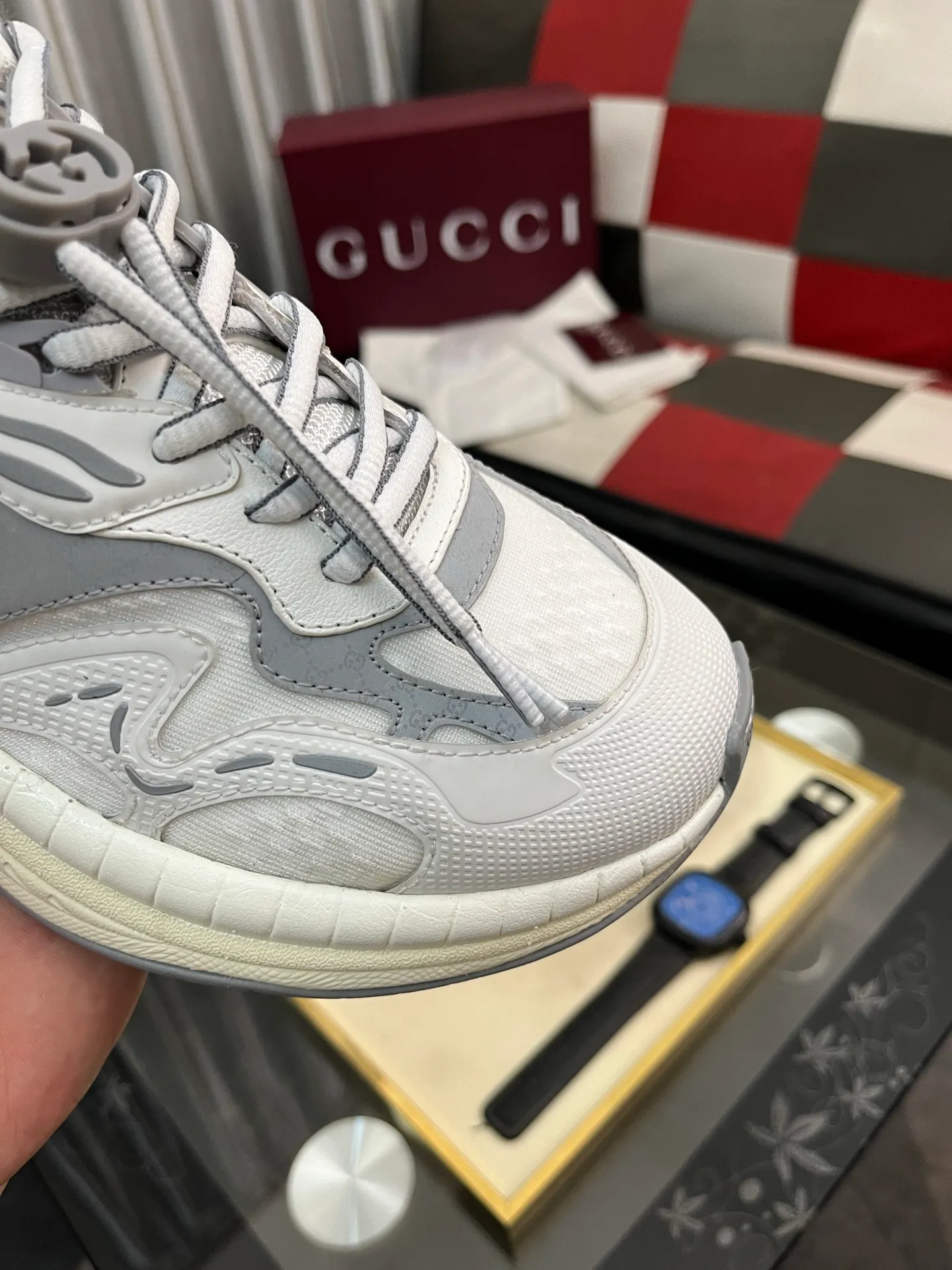 Men's men's shoes 💰1040⌚️⌚️GUCCI Gucci's new dad shoes 🇮🇹Top version🇮🇹🔜Purchasing level High version: The original disassembly took more than 3 months to develop 1:1, the version has been upgraded again, chips, packaging, imported mesh, all made with computerized cars Couple 👫 style 🔜Versatile in all seasons🔜 Fashion🔜 Personality 🔜Distinctive 🔵Full range of layouts, welcome to inquire for pictures Outsole: The latest original developed TPU vacuum Upper: Original mesh, super breathable 💯Full set of packaging Medium and low belt LOGO Size: Women's size 35-40 Men's size 38-45 (38 45 customized